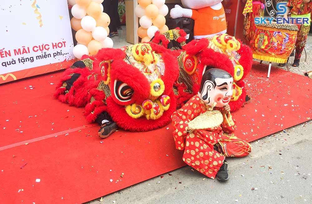 to-chuc-su-kien-khai-truong-tron-goi
